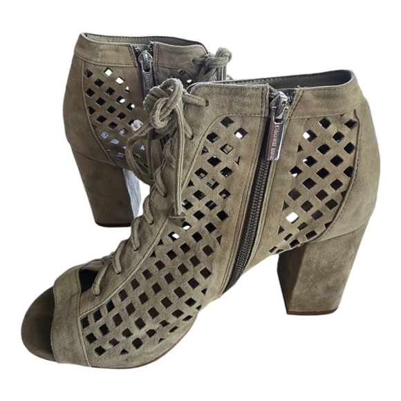 Gianni Bini Sage Green Suede CutOut Lace Up Booties Women 8.5M Block Heel - Picture 1 of 16